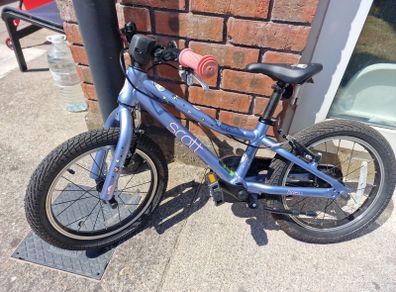 Scott contessa 16 girls bike