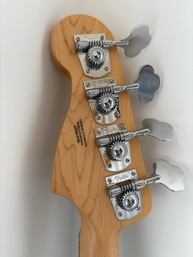 Fender Precision Bass