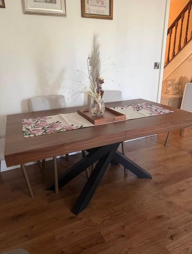Modern Extendable Dining Table & 6 Chairs