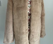 jacket Zara fur jacket size large edge to edge style