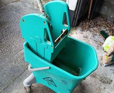 industrial mop bucket