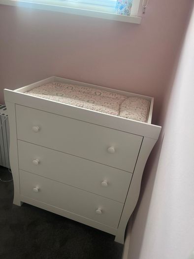 Chest of Drawers with Changing Table