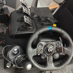 logitech g923 wheel+pedals+shifter