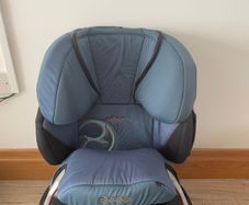 2 Kids car seats