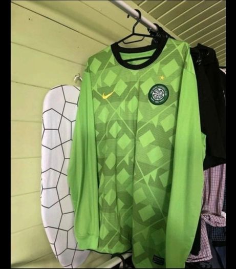 Celtic Nike 2010/2011 jersey together or separately