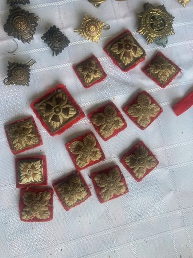 Antique Militaria - Buttons/Badges - Large Collection