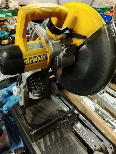 dewalt metal cutting saw an blade 240v perfect working order excellent condition