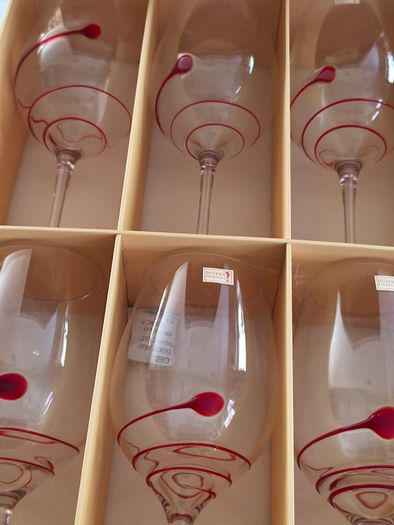 Duiske Kilkenny Red Fusion 6 stunning Red wine glasses New and boxed
