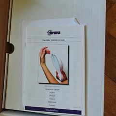 Dermfix 1000MX handheld lamp phototherapy device