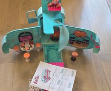 L.O.L camper van