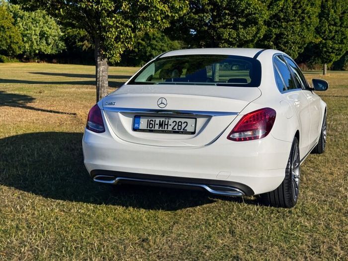 Mercedes-Benz C-Class 2016 (only 98,038KM)