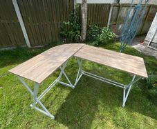 corner table