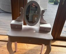 Kids Vanity Table