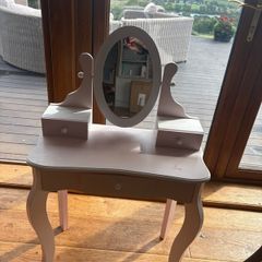 Kids Vanity Table