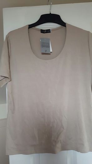 Vang o beige top