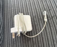 Apple MagSafe 2 adapter