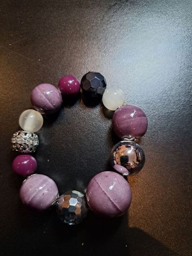 Necklace and bracelet jewelry set purple