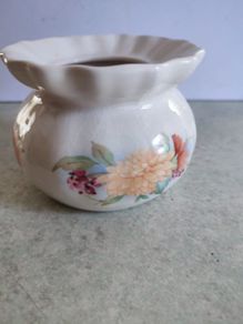Lovely Suger Bowl The Chalpont Colleection  Bone China England.