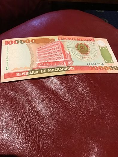 Banknote from Mozambique - 100,000 Meticais