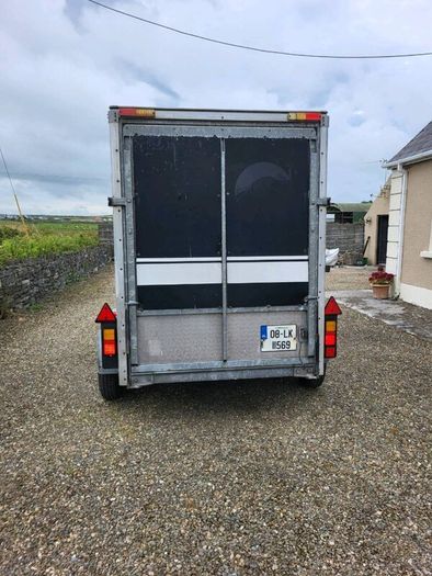 Box trailer