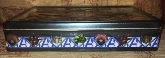 Marvel Avengers Assemble tin (empty)