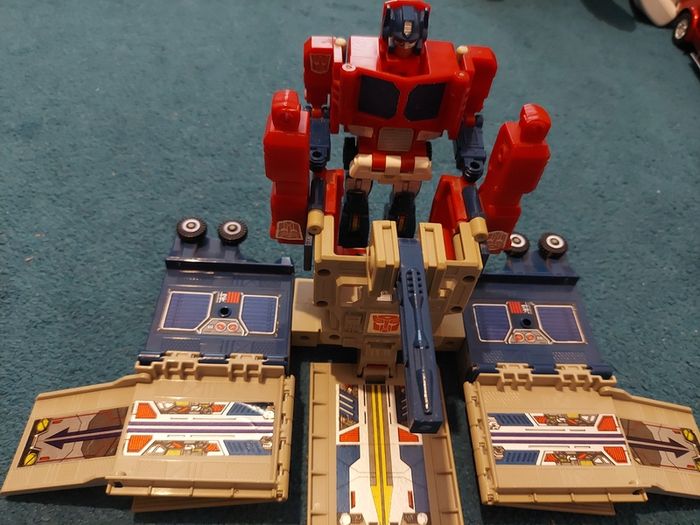 Transformer G1 toy / optimus prime