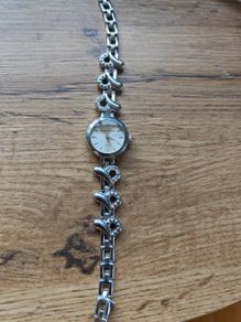 girls watch
