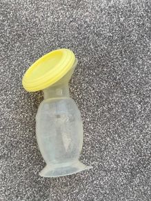 Haakaa silicone breast pump and cover