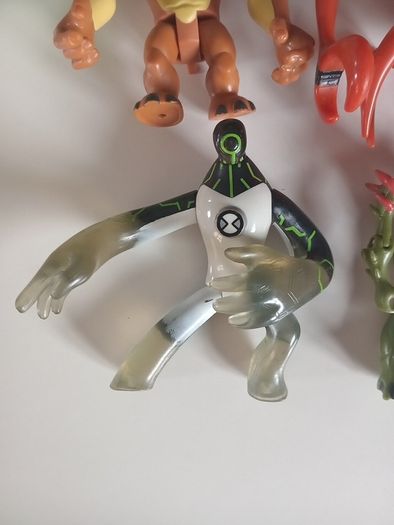Ben 10 figures