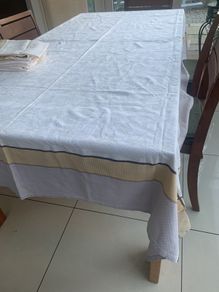 Jacquard Paris tablecloth and 8 napkins