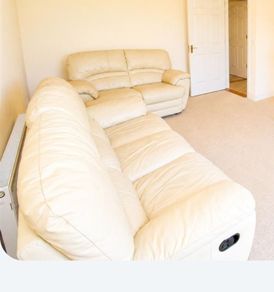 Cream Leather 3 +2 Recliner.