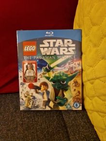 LEGO Star Wars The Padawan Menace Bluray with minifig