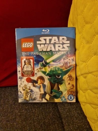 LEGO Star Wars The Padawan Menace Bluray with minifig
