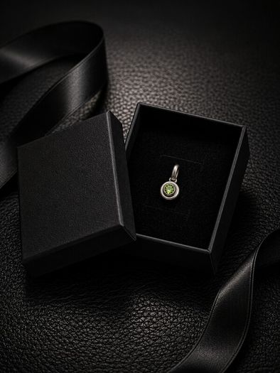 Vintage 925 Sterling Silver & Peridot Pendant Charm