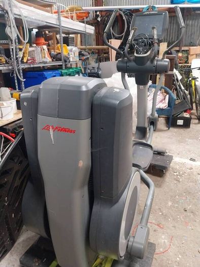 Life Fitness cross trainer