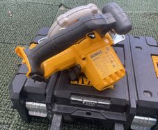 Dewalt saw