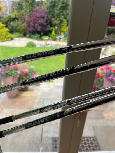 Callaway apex pro 21 irons. ( great condition)