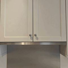 Gallagher Shaker Kitchen & Quartz-Effect Worktops