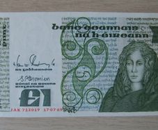 Queen Meabh 1 Pound