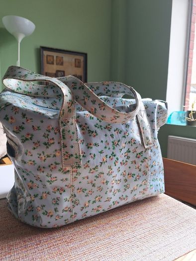 Blue flowery bag Cath Kidston style