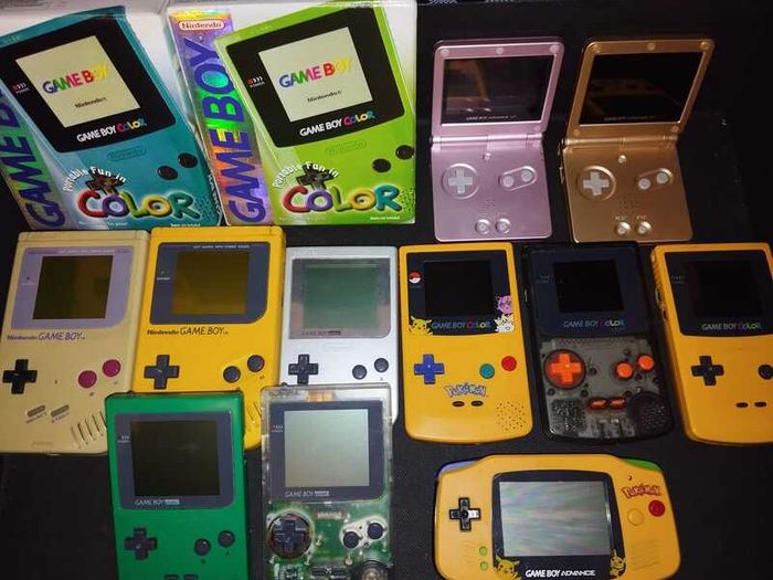 Nintendo Game Boy Collection Original, Pocket, Color, Advance & SP