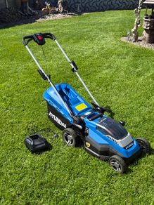 Hyundai Cordless Lawnmower 40V