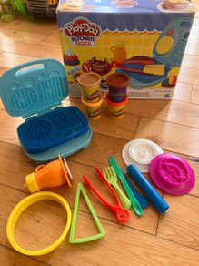 Playdoh kitchen creations