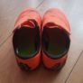 boys junior Nike football boots Image 2