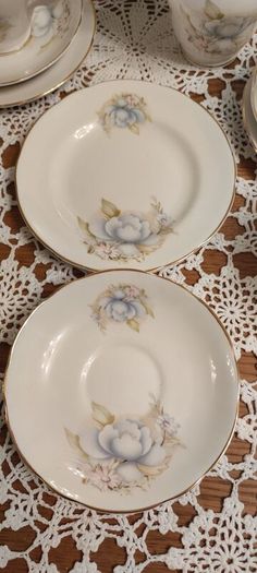 21 pcs Very pretty Vintage Royal Stuart Teaset Pale blue and pink flowers