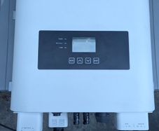 SAJ H1-6K-S2-15-IE is a 5.5kW single-phase hybrid solar inverter