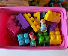 Complete Disney Princess Mega Bloks Tub with Ariel, Cinderella & 56 Blocks