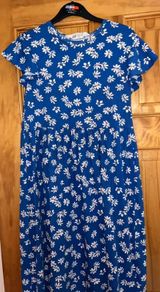 Age 8-10 H&M daisy dress