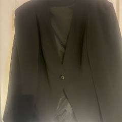 So Fabolous ! black waist coat with cape 2 in 1 size UK18/20 EU46/48 Perfect condition Postage included