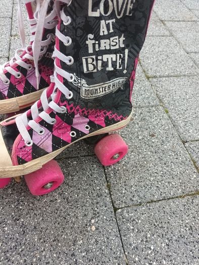 Roller Skates,  size (34) 2